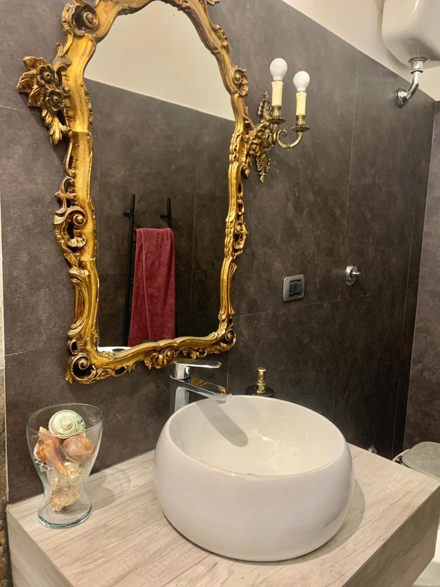 Golden Apartment بيومبينوا المظهر الخارجي الصورة